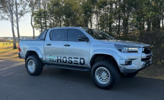 Toyota Hilux image 1
