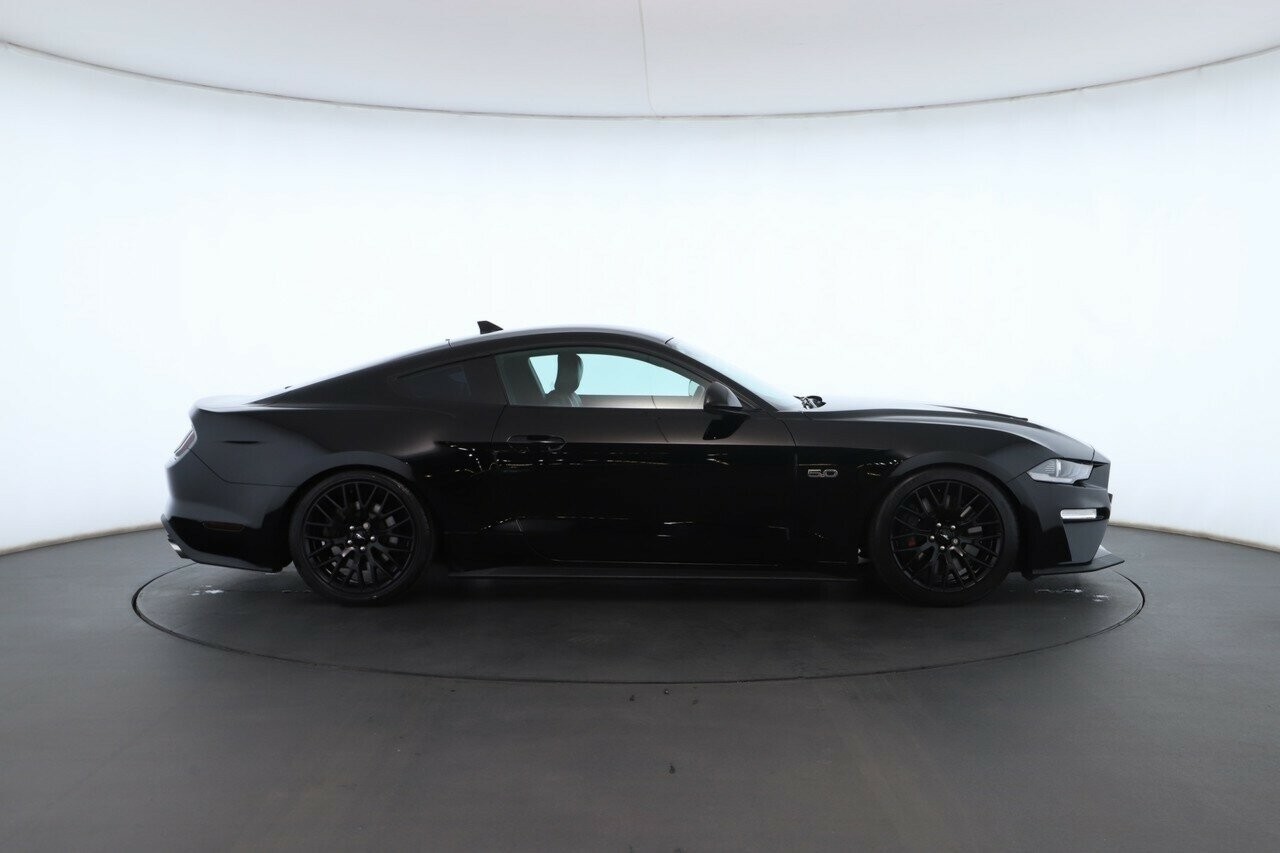 Ford Mustang image 3