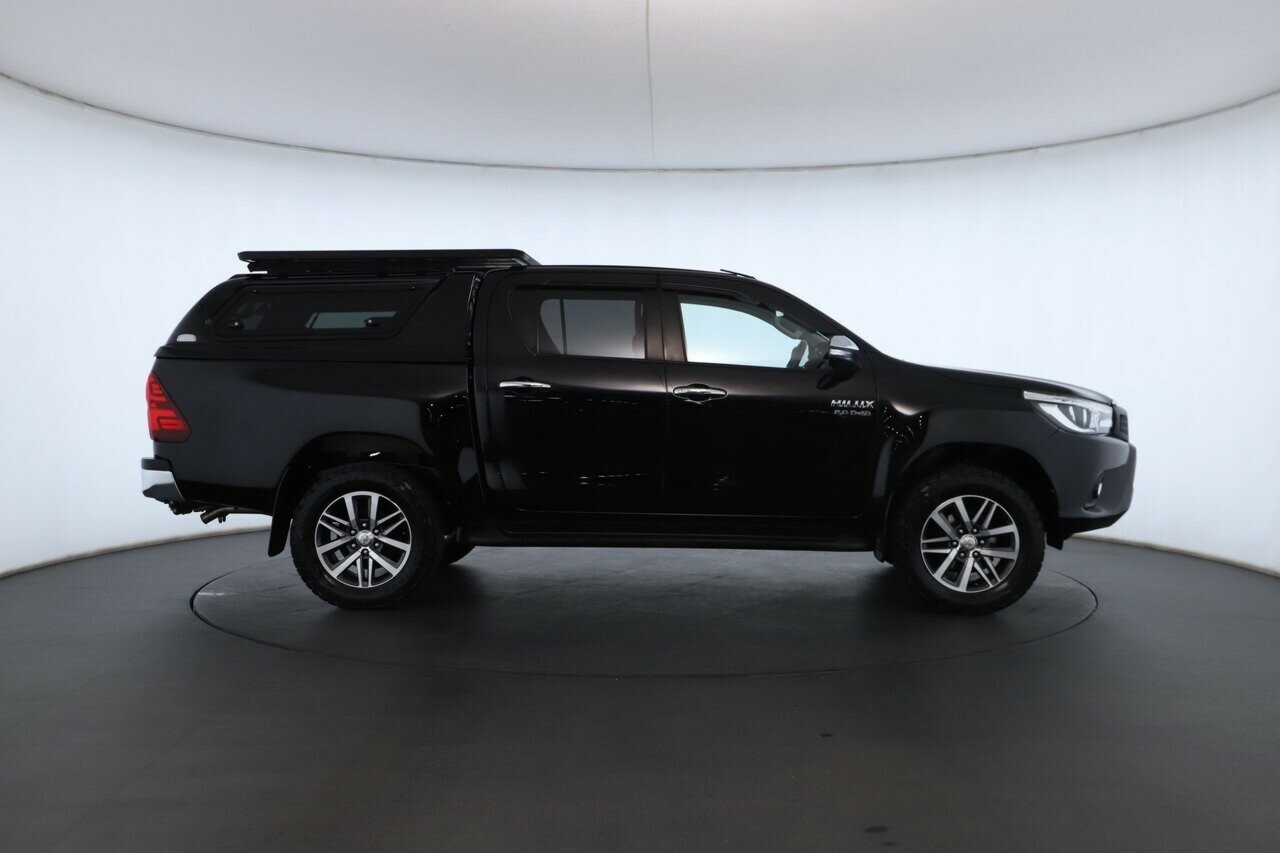 Toyota Hilux image 3