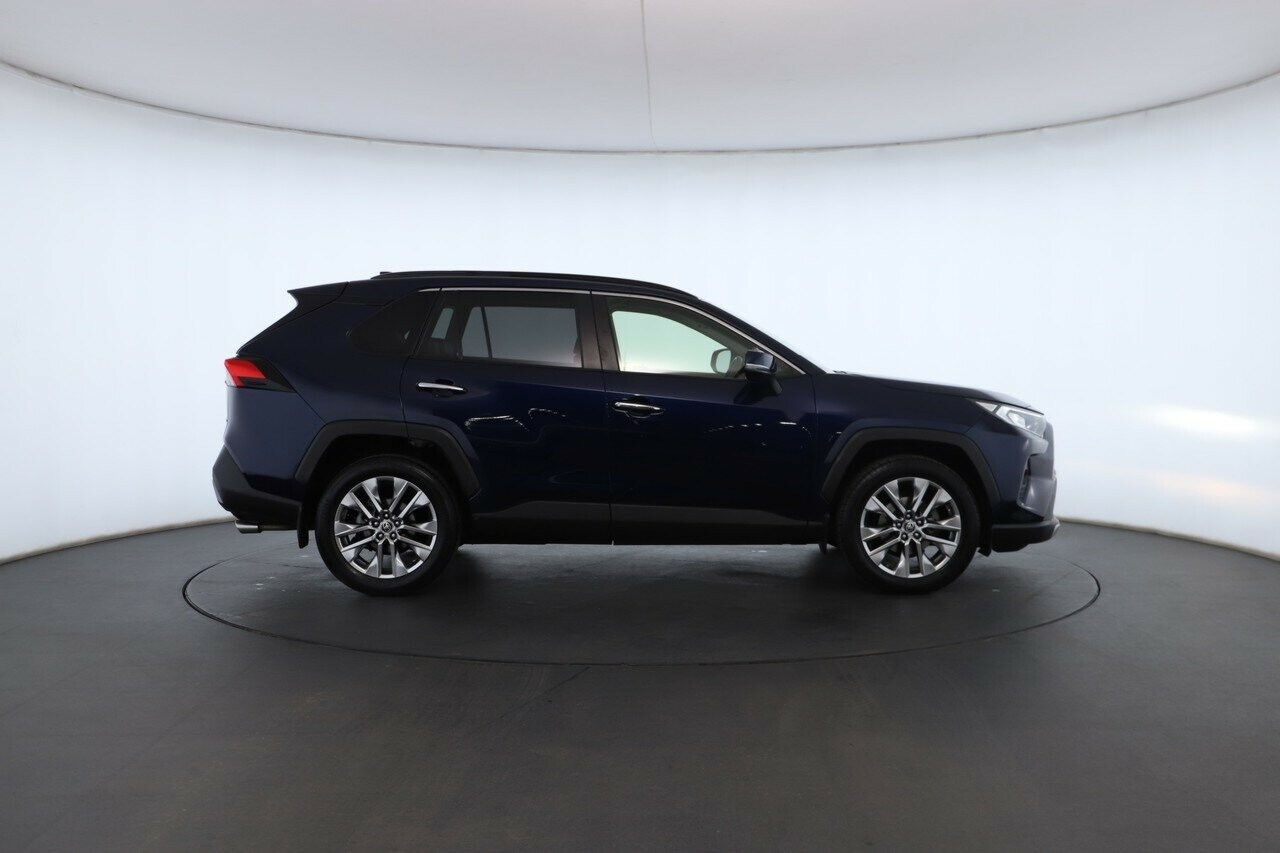 Toyota Rav4 image 3