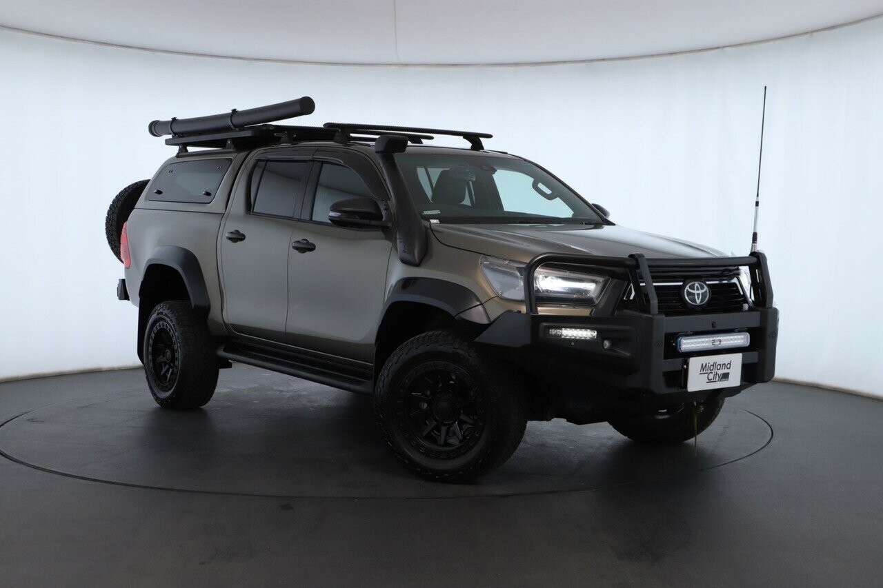 Toyota Hilux image 2