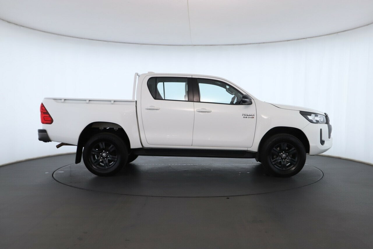 Toyota Hilux image 3