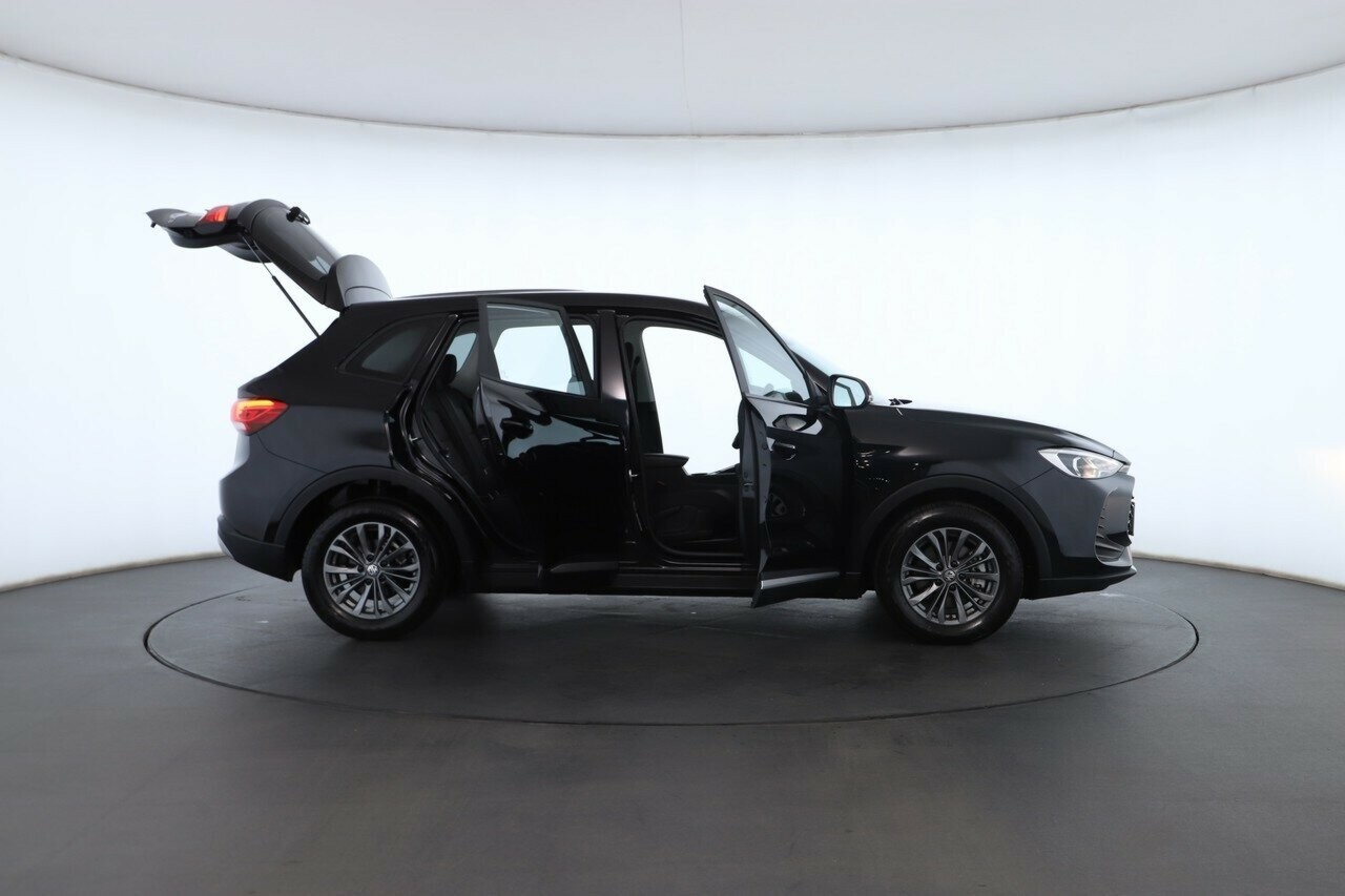 MG Zs image 2