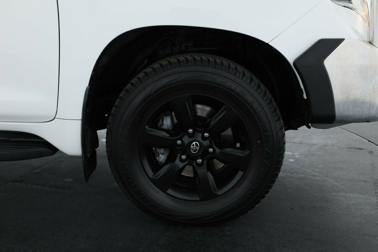 Toyota Landcruiser Prado image 4