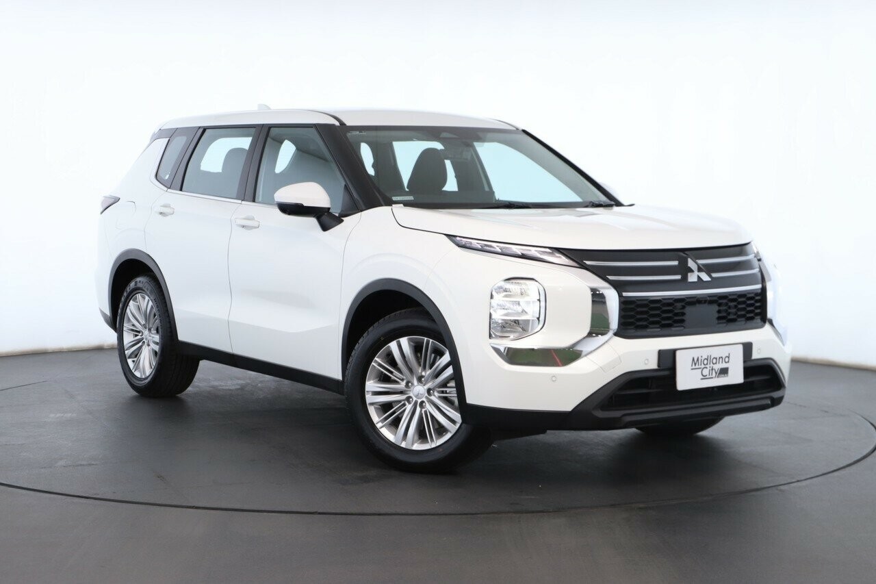 Mitsubishi Outlander image 1