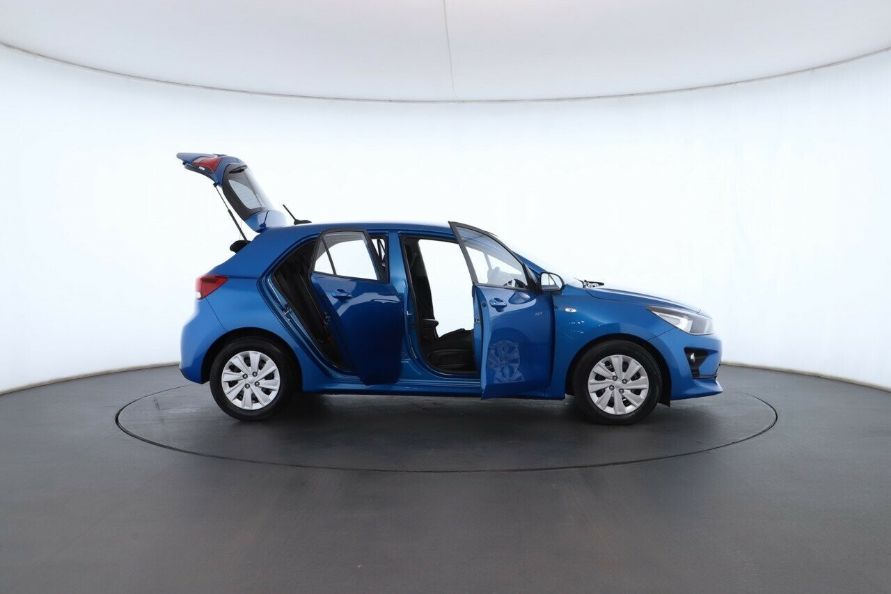 Kia Rio image 2