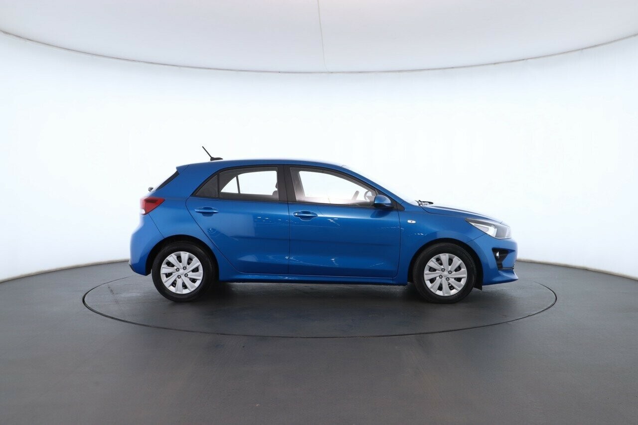 Kia Rio image 3