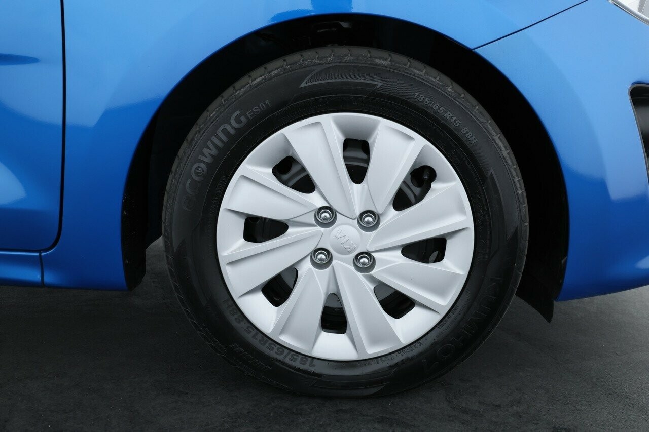 Kia Rio image 4