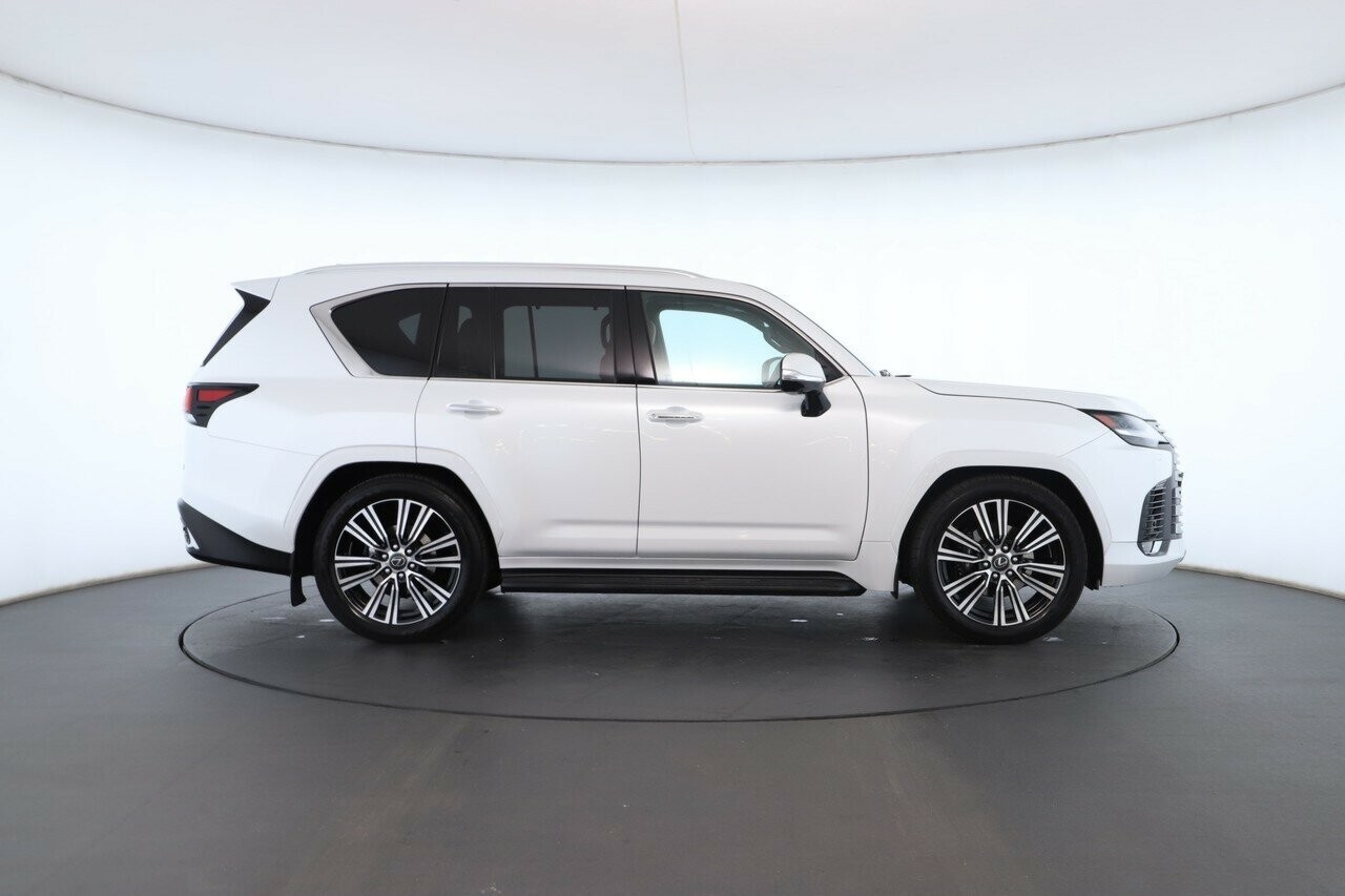 Lexus Lx image 3