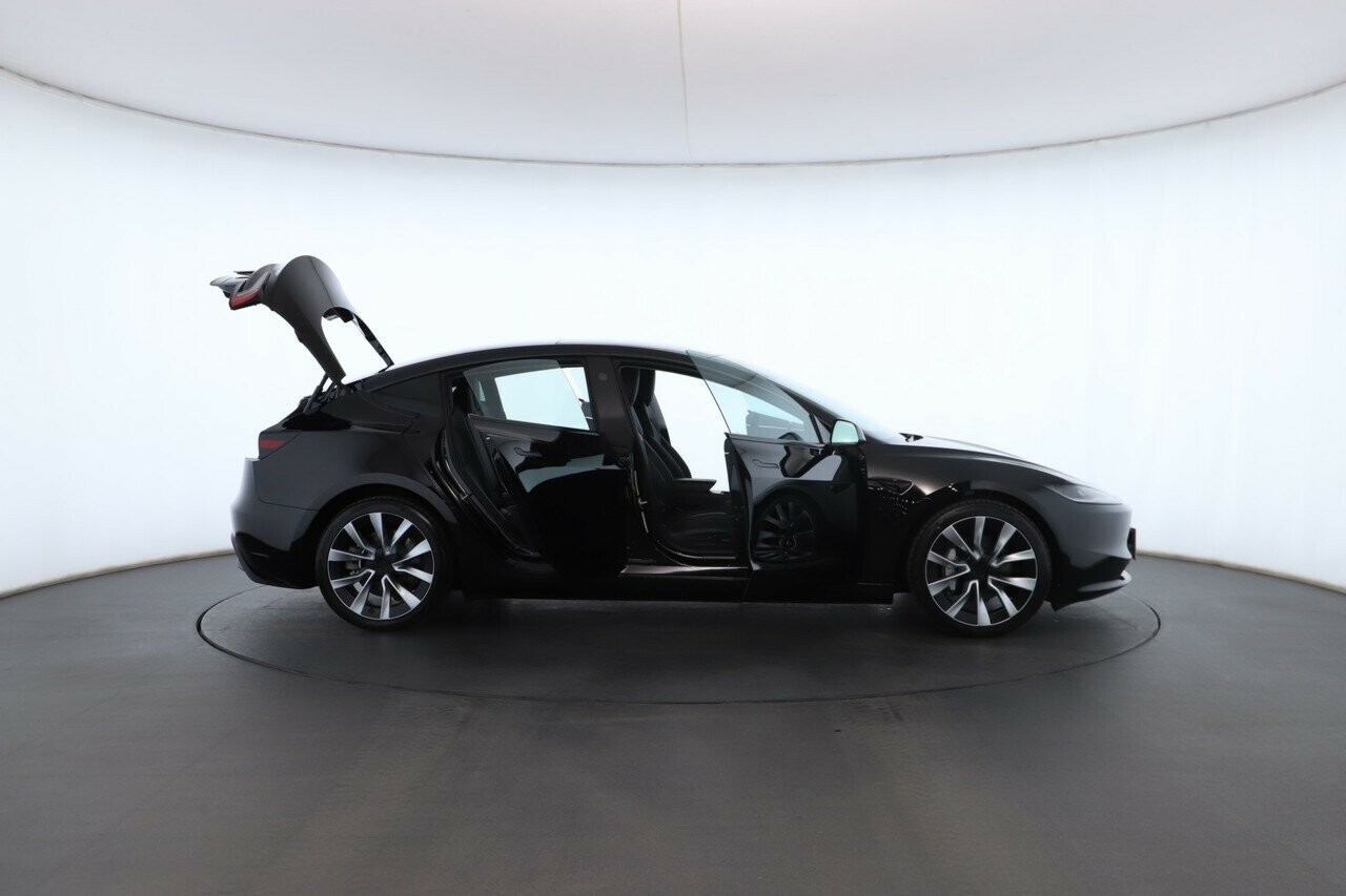 Tesla Model 3 image 2