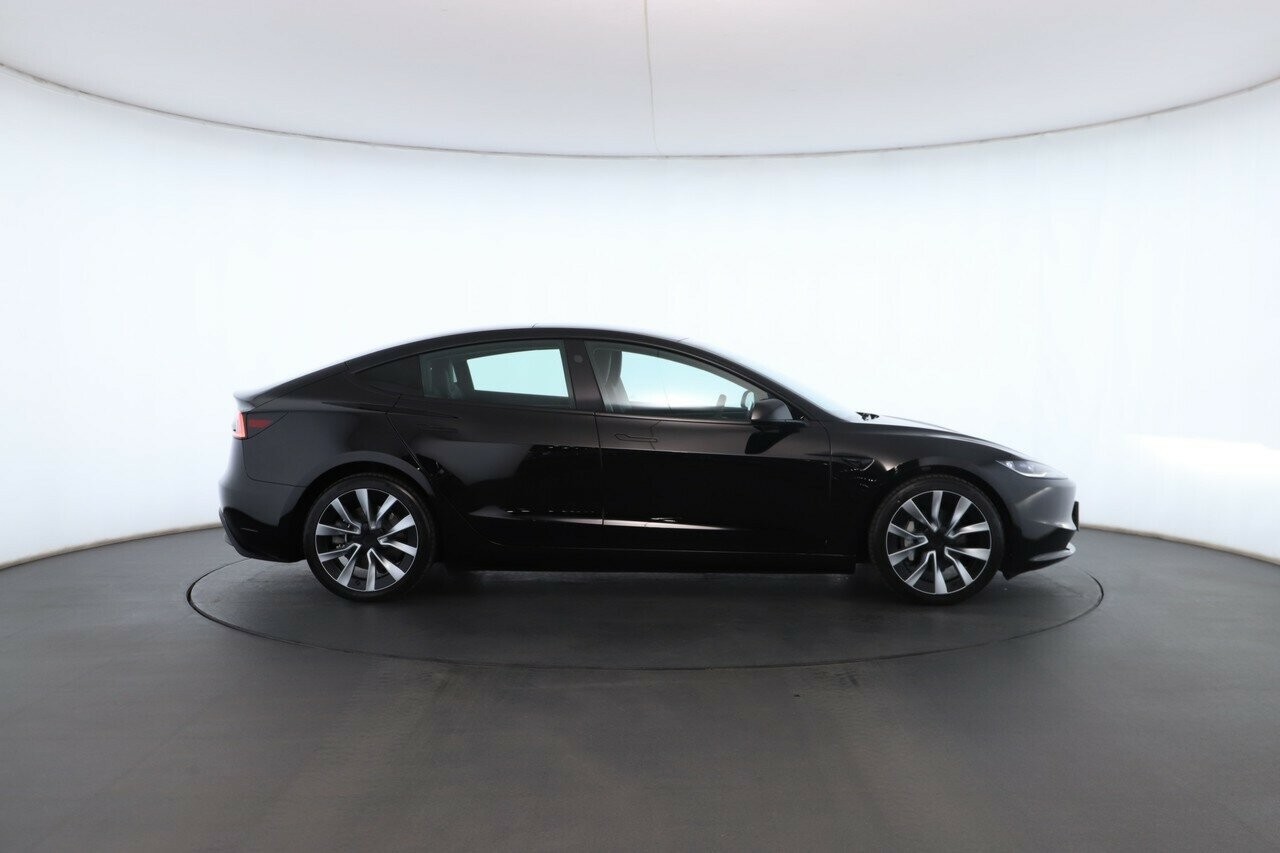 Tesla Model 3 image 3