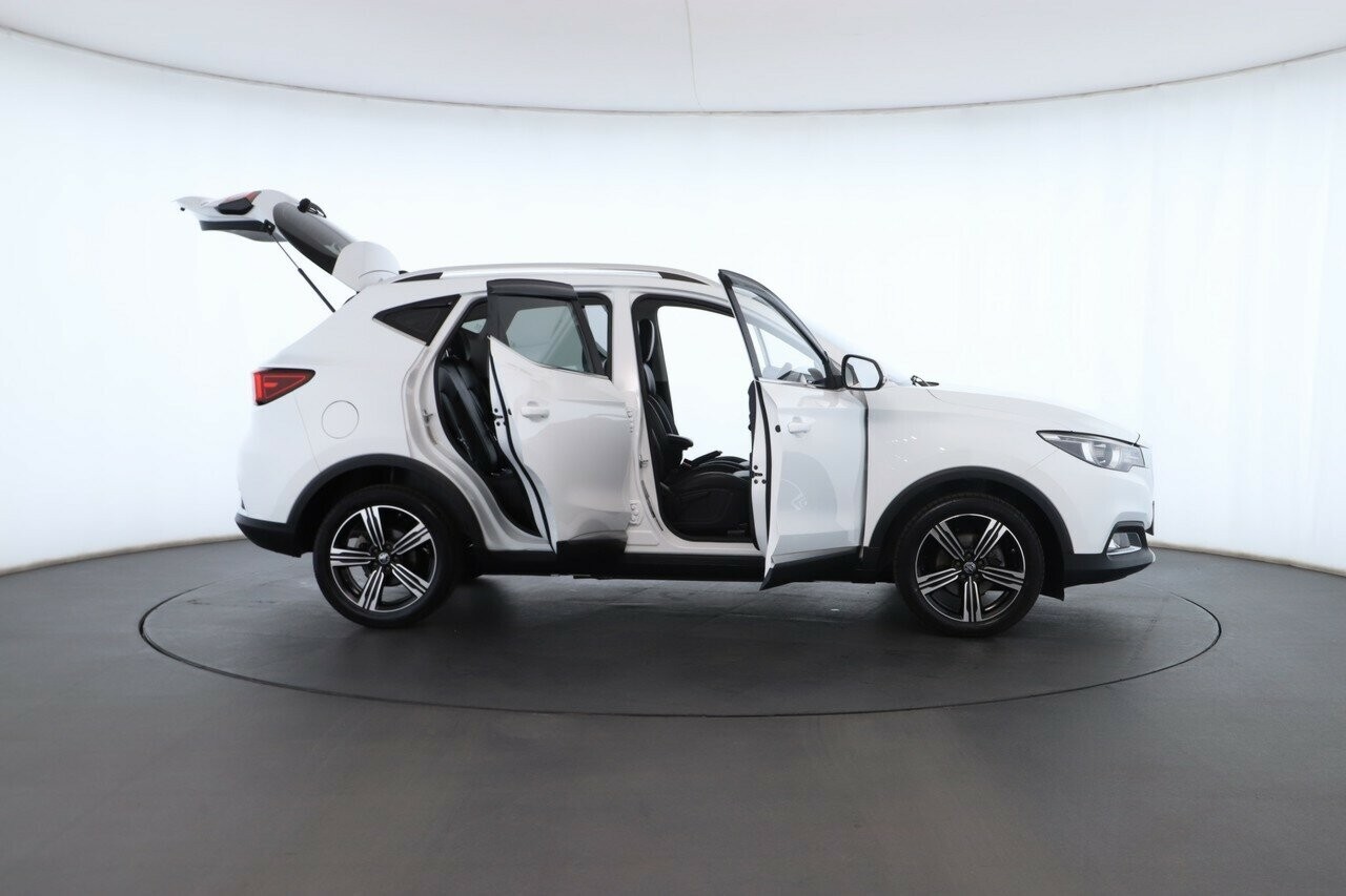 MG Zs image 2