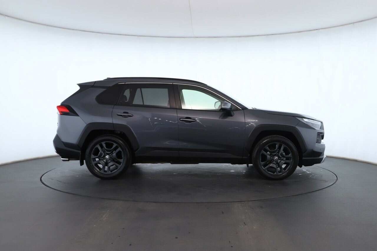 Toyota Rav4 image 3