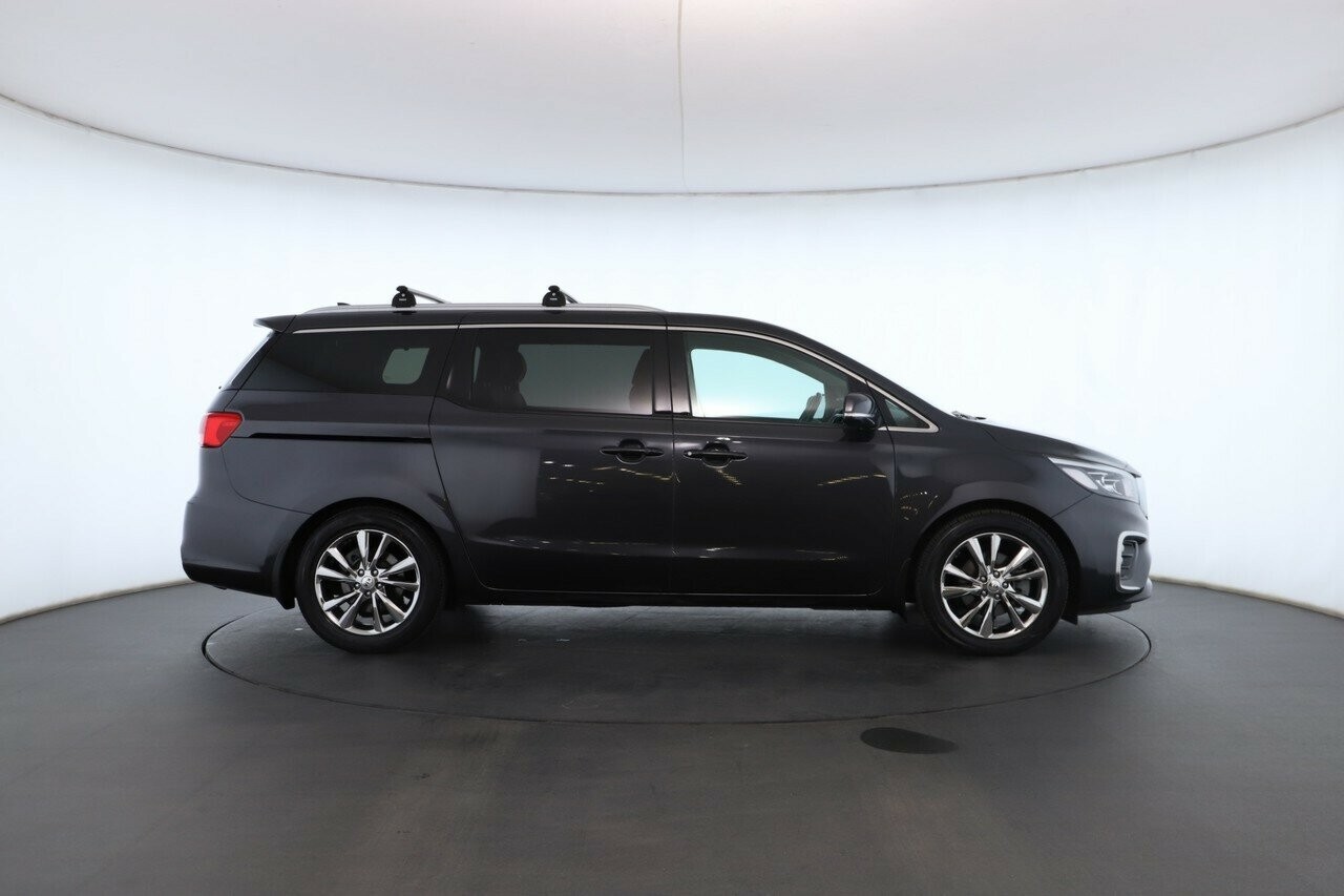 Kia Carnival image 3
