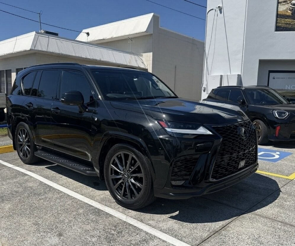 Lexus Lx image 1