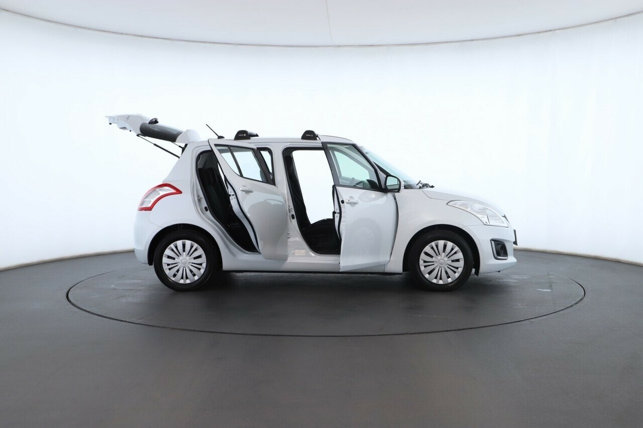 Suzuki Swift image 2