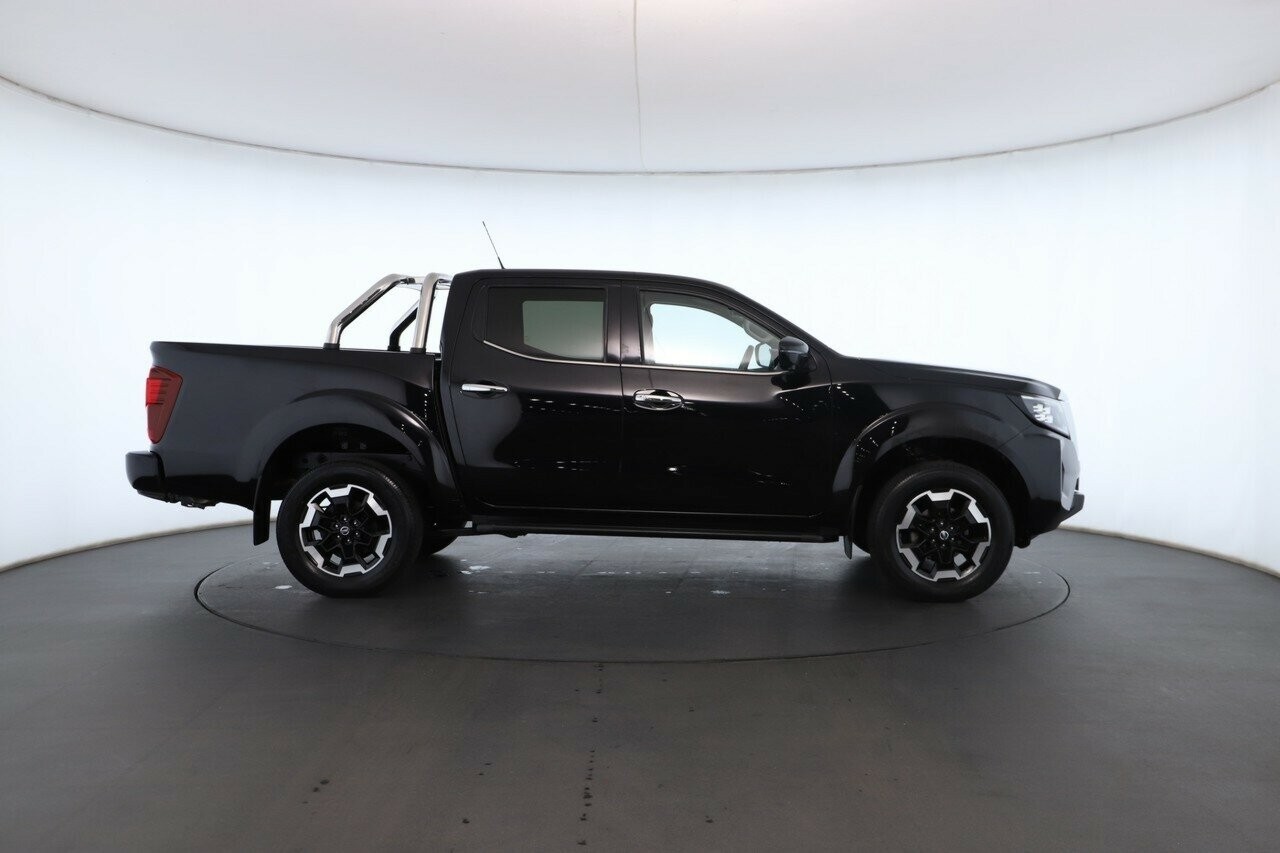 Nissan Navara image 3