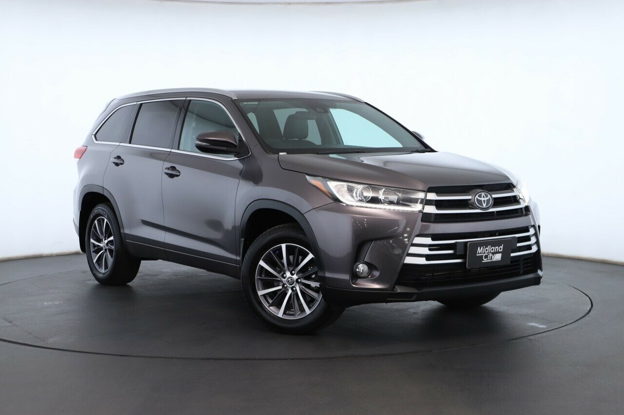 Toyota Kluger image 1