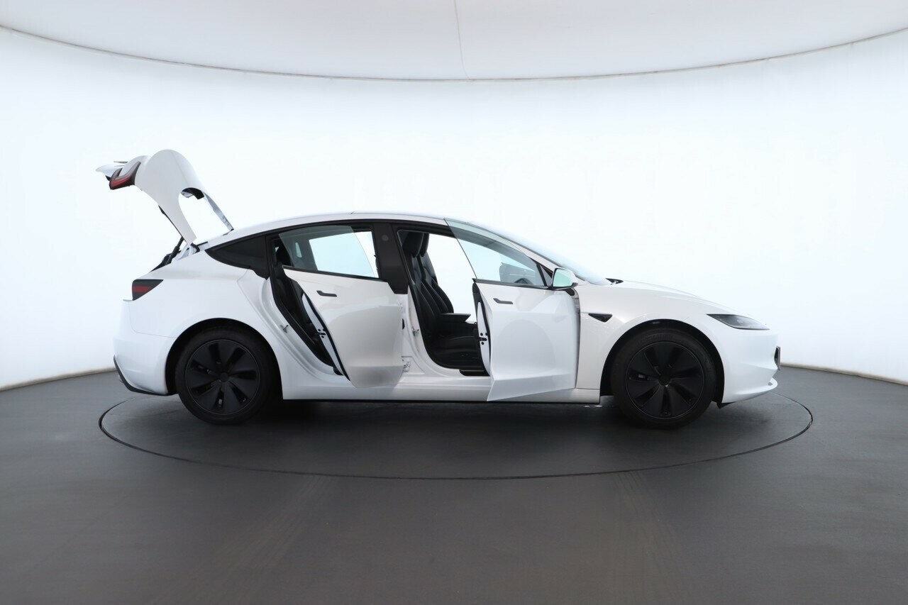 Tesla Model 3 image 2