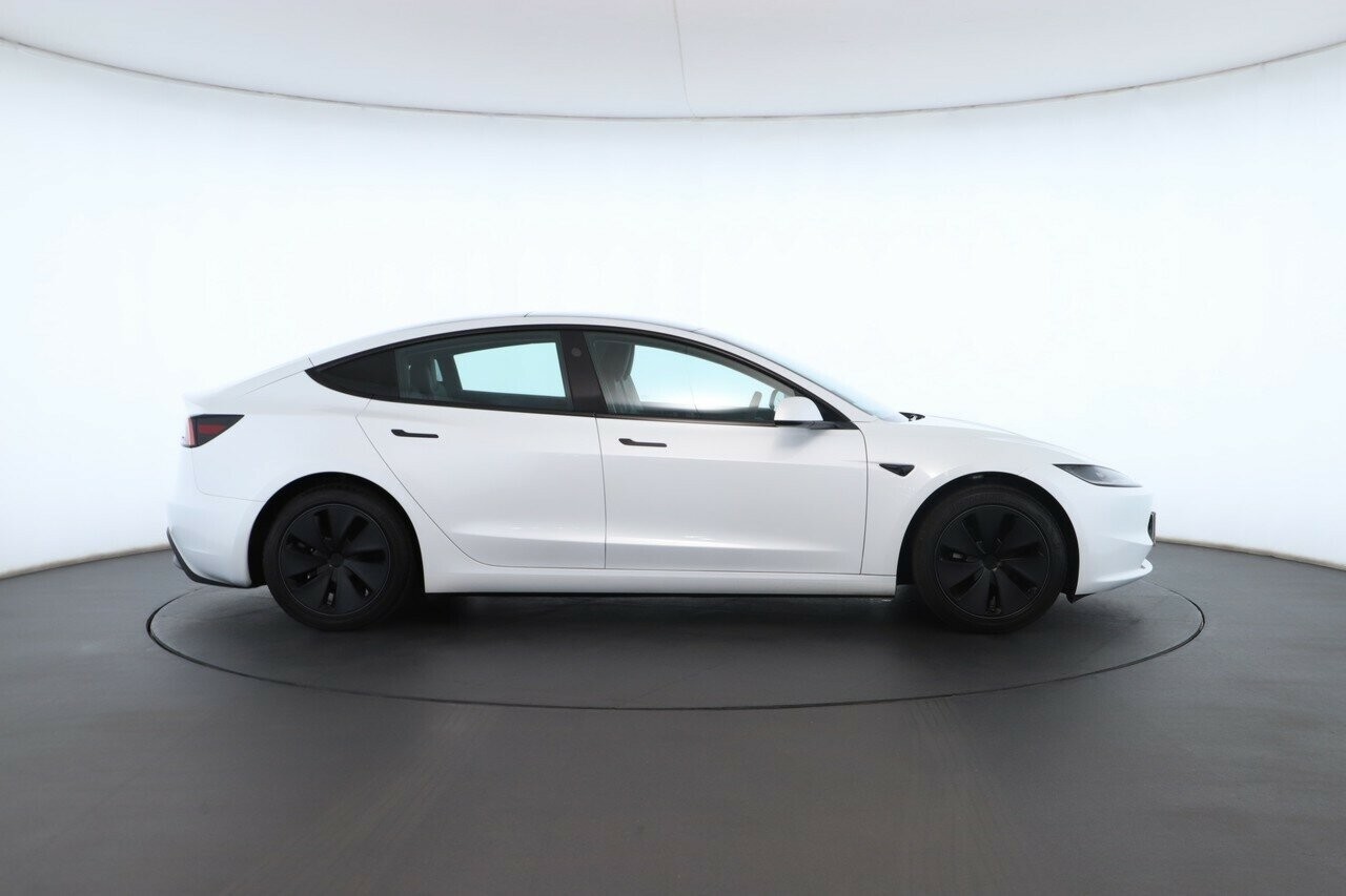 Tesla Model 3 image 3