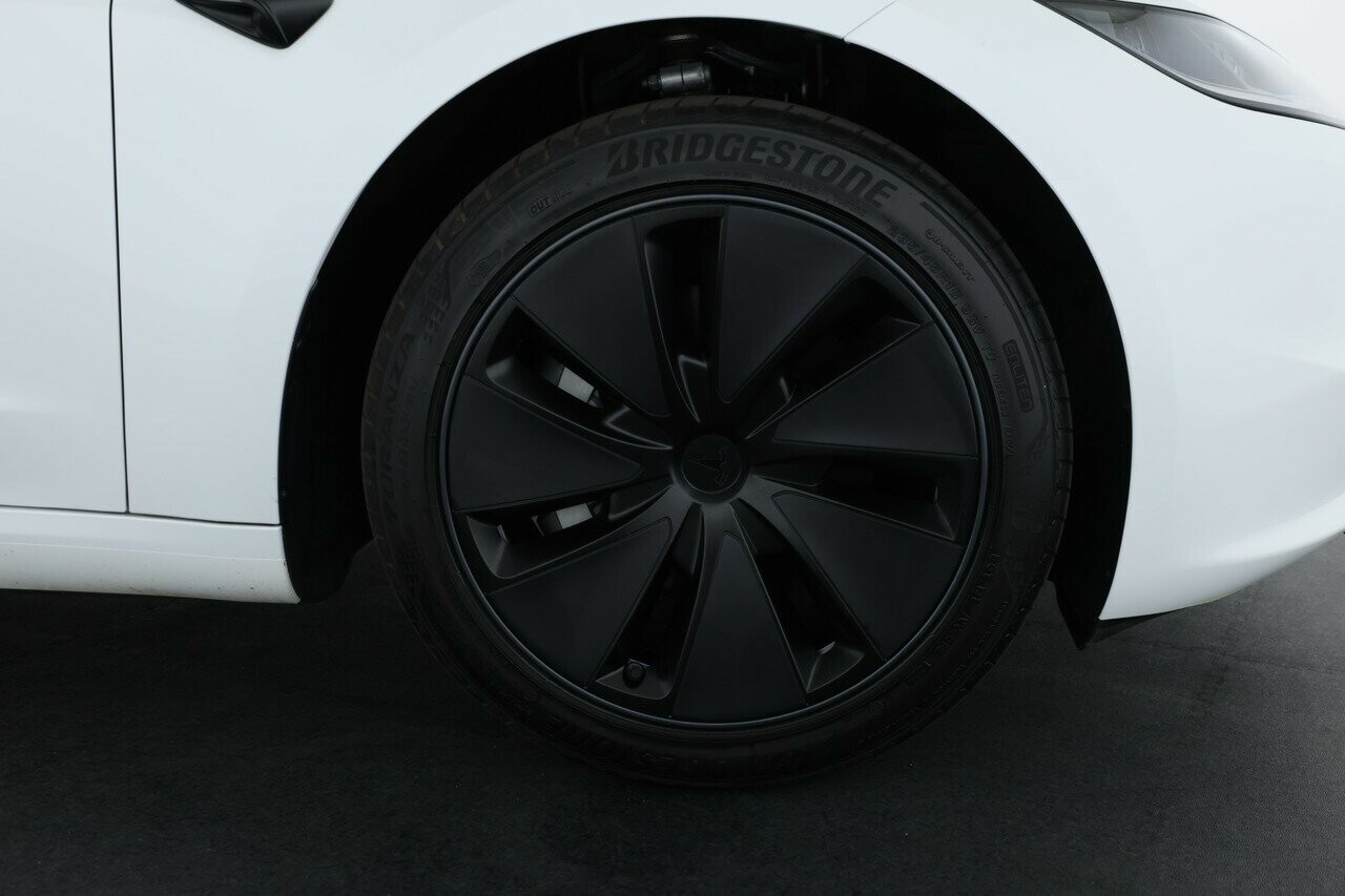 Tesla Model 3 image 4