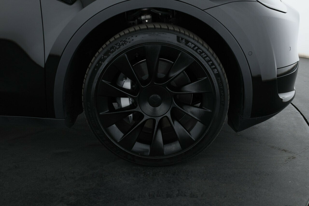 Tesla Model Y image 4