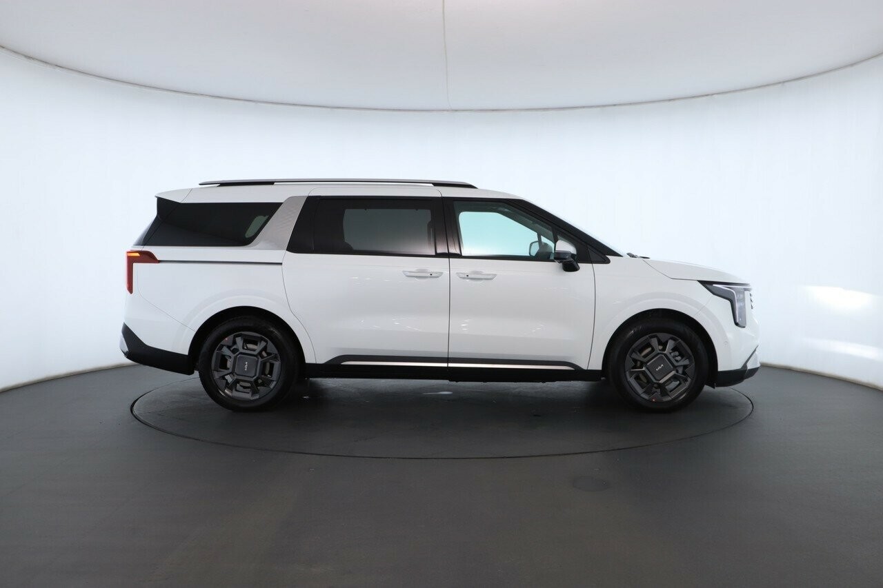 Kia Carnival image 3