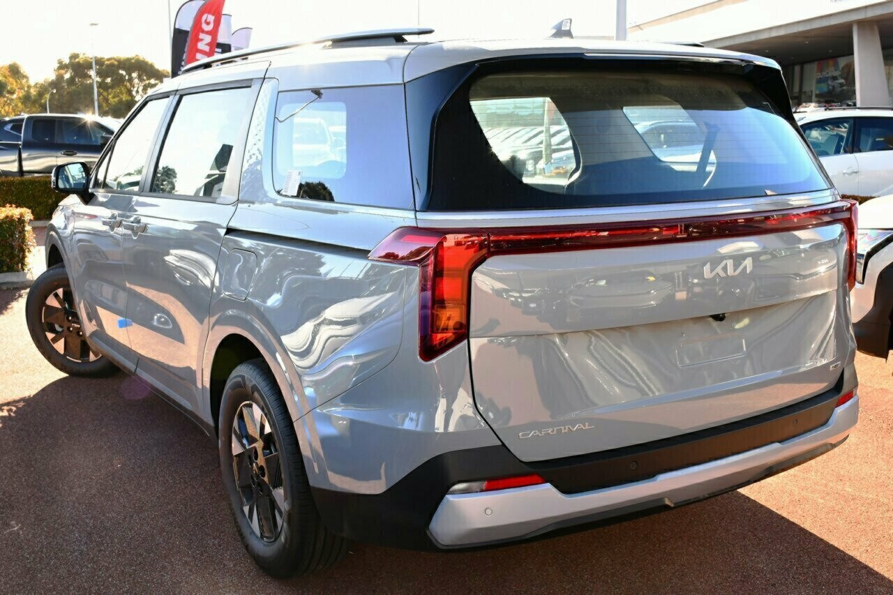 Kia Carnival image 3