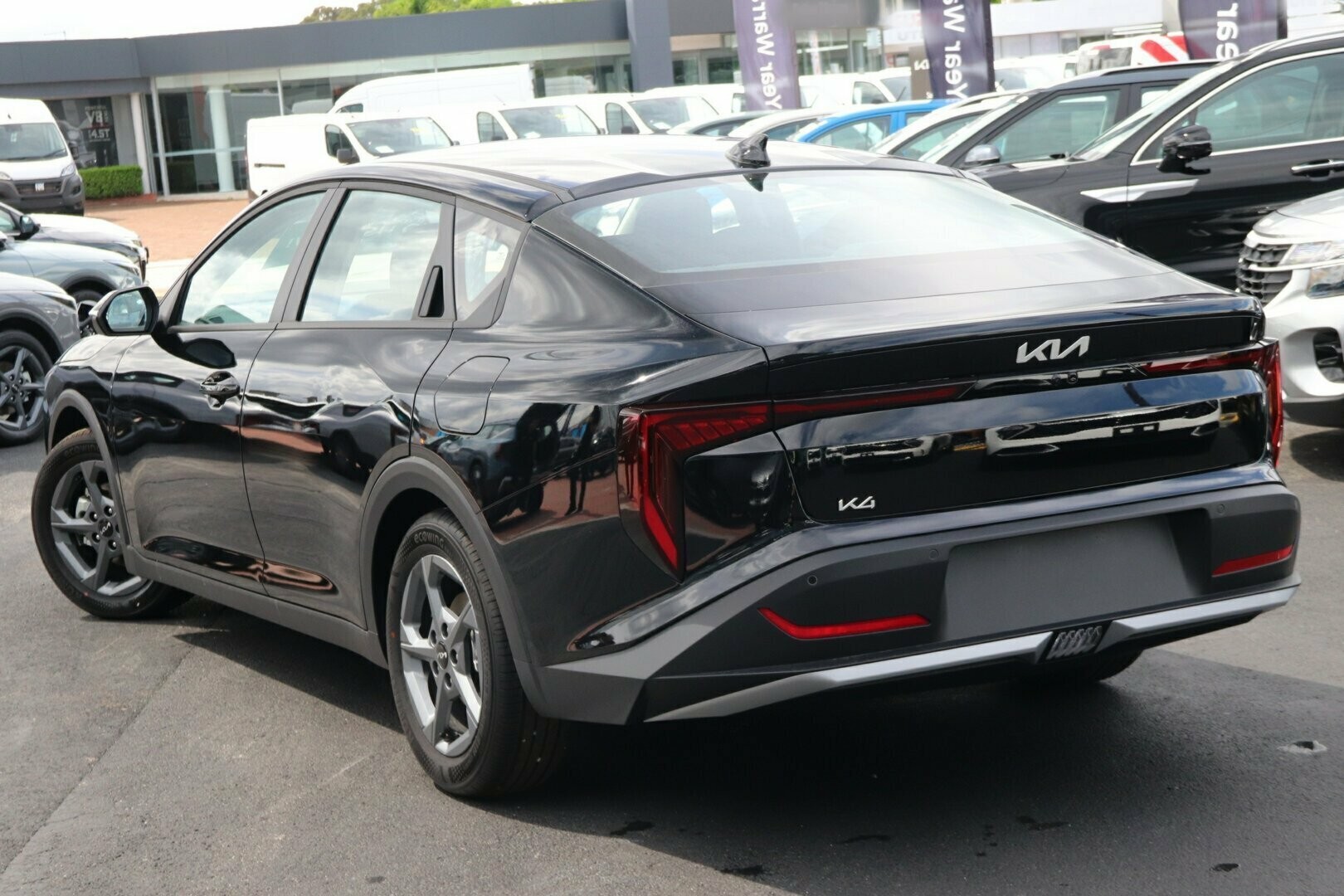 Kia K4 image 3