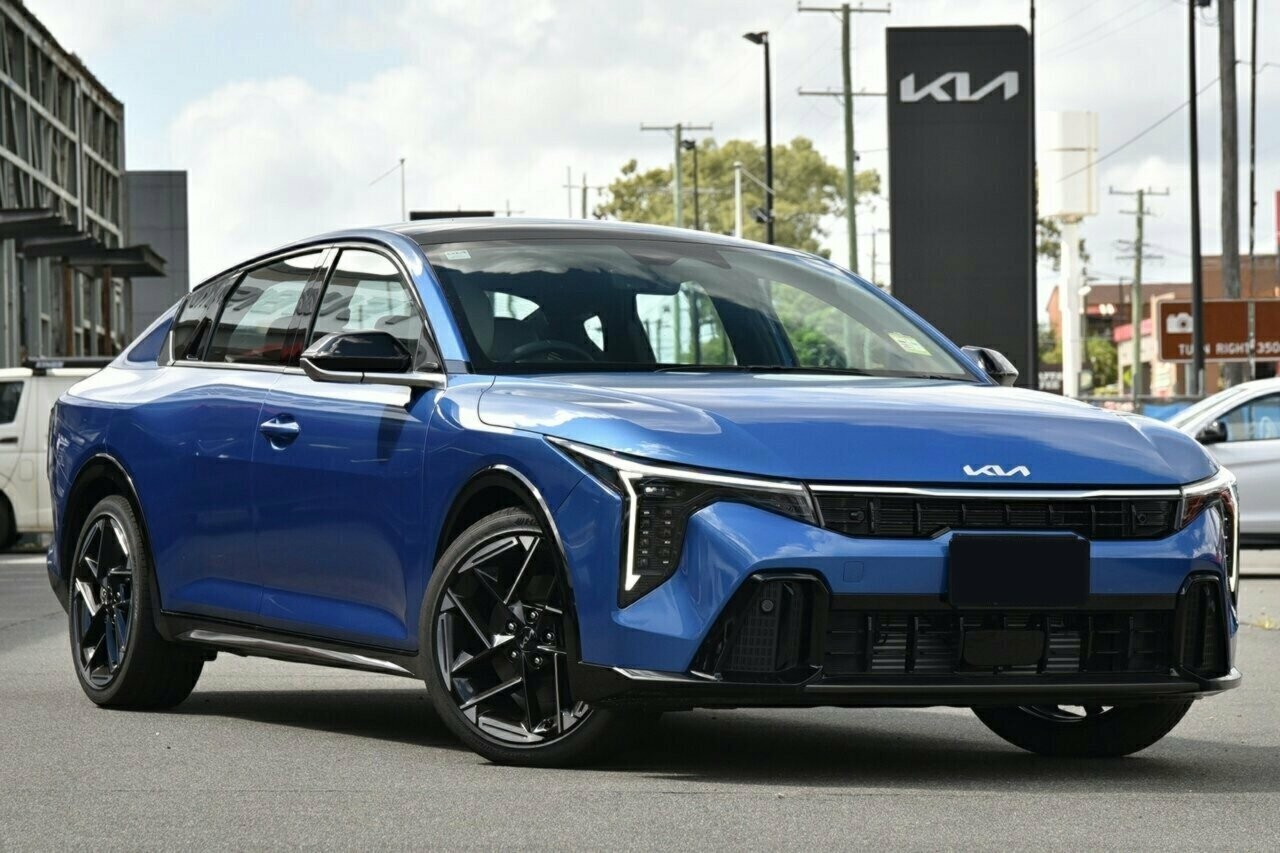 Kia K4 image 1