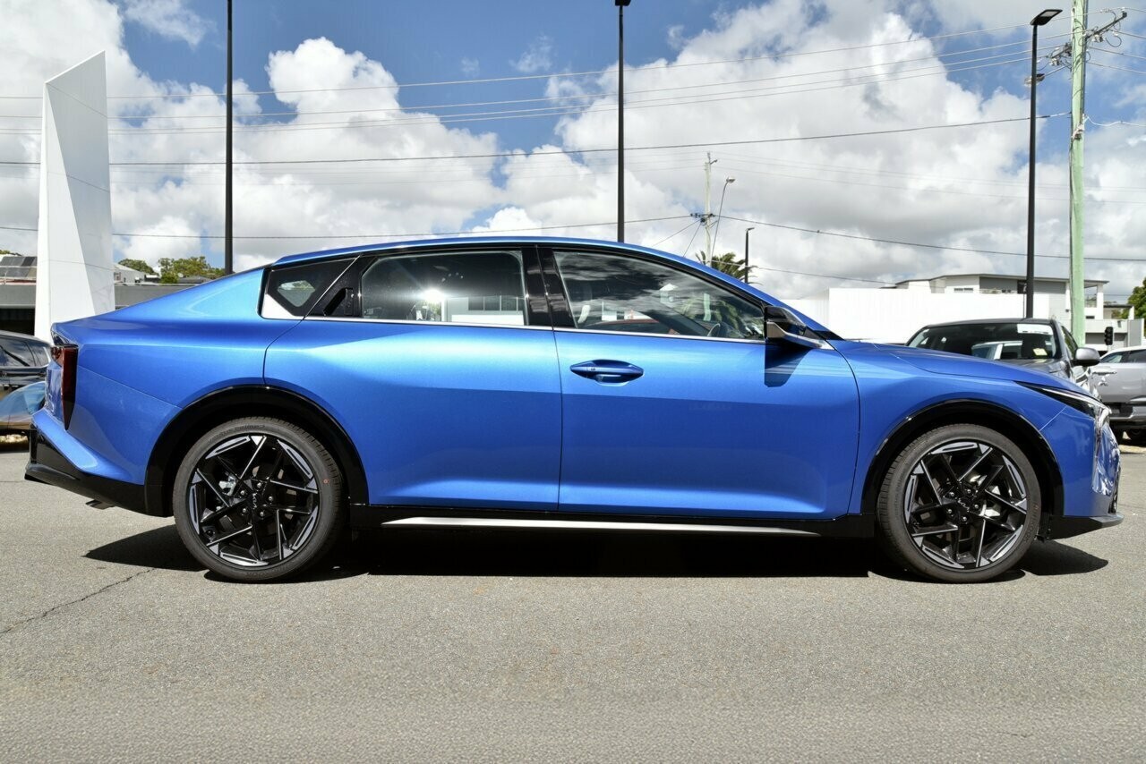 Kia K4 image 2
