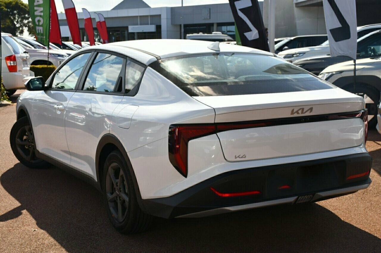 Kia K4 image 3
