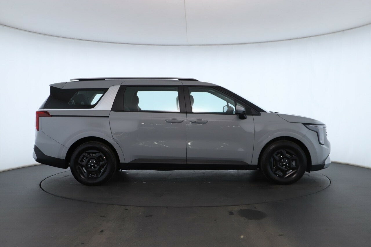 Kia Carnival image 2