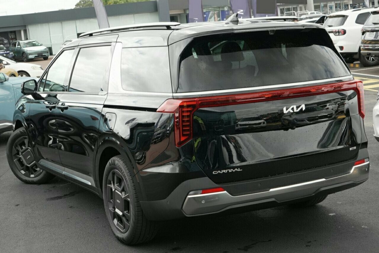 Kia Carnival image 3