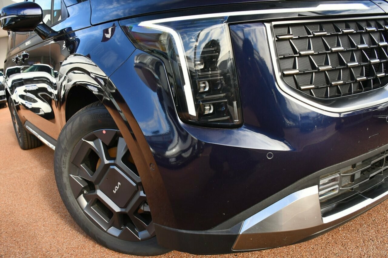 Kia Carnival image 2