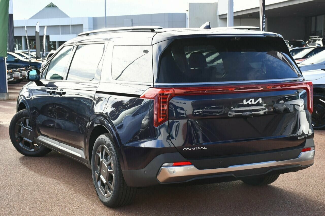 Kia Carnival image 3