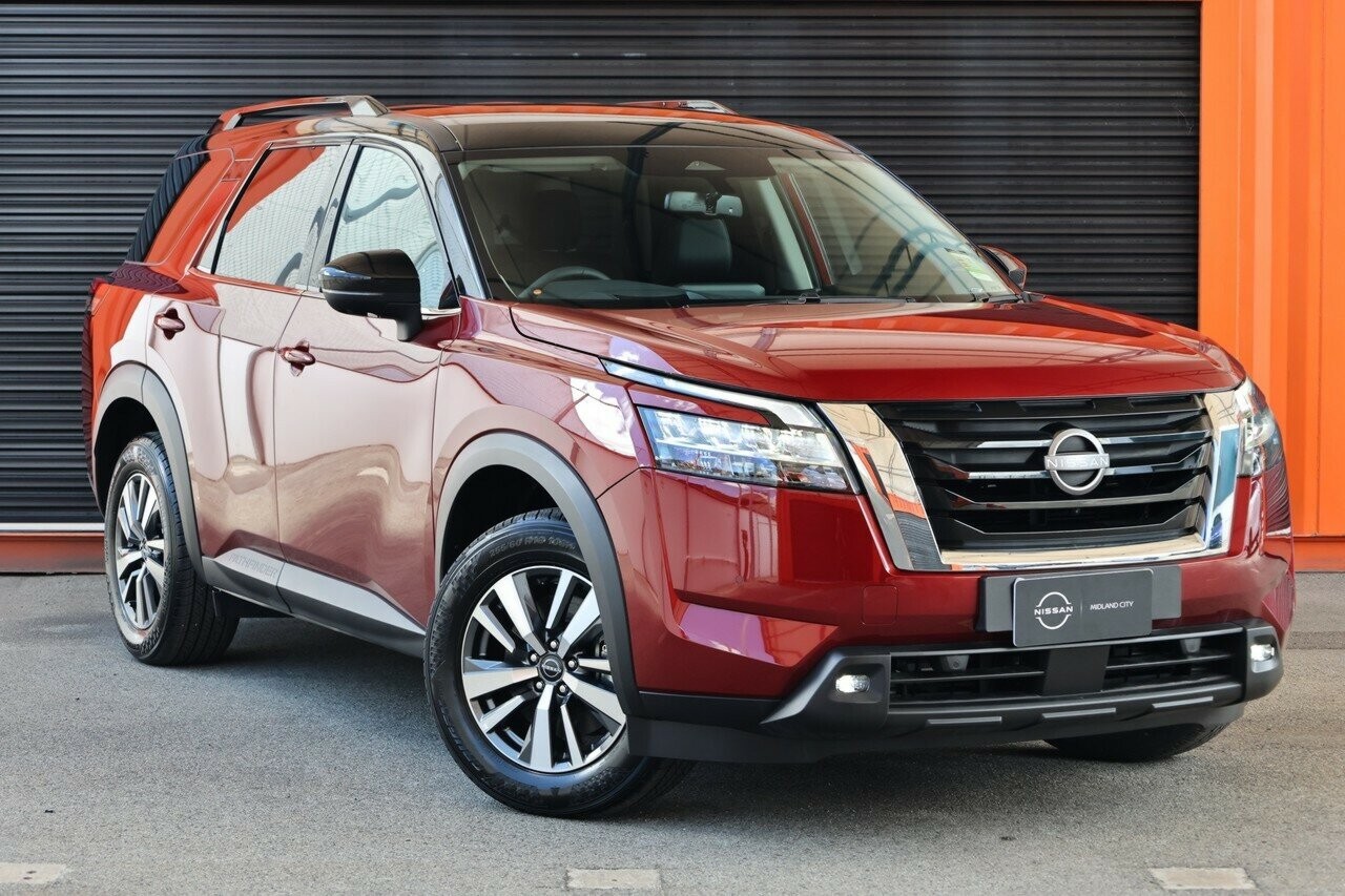 Nissan Pathfinder image 1
