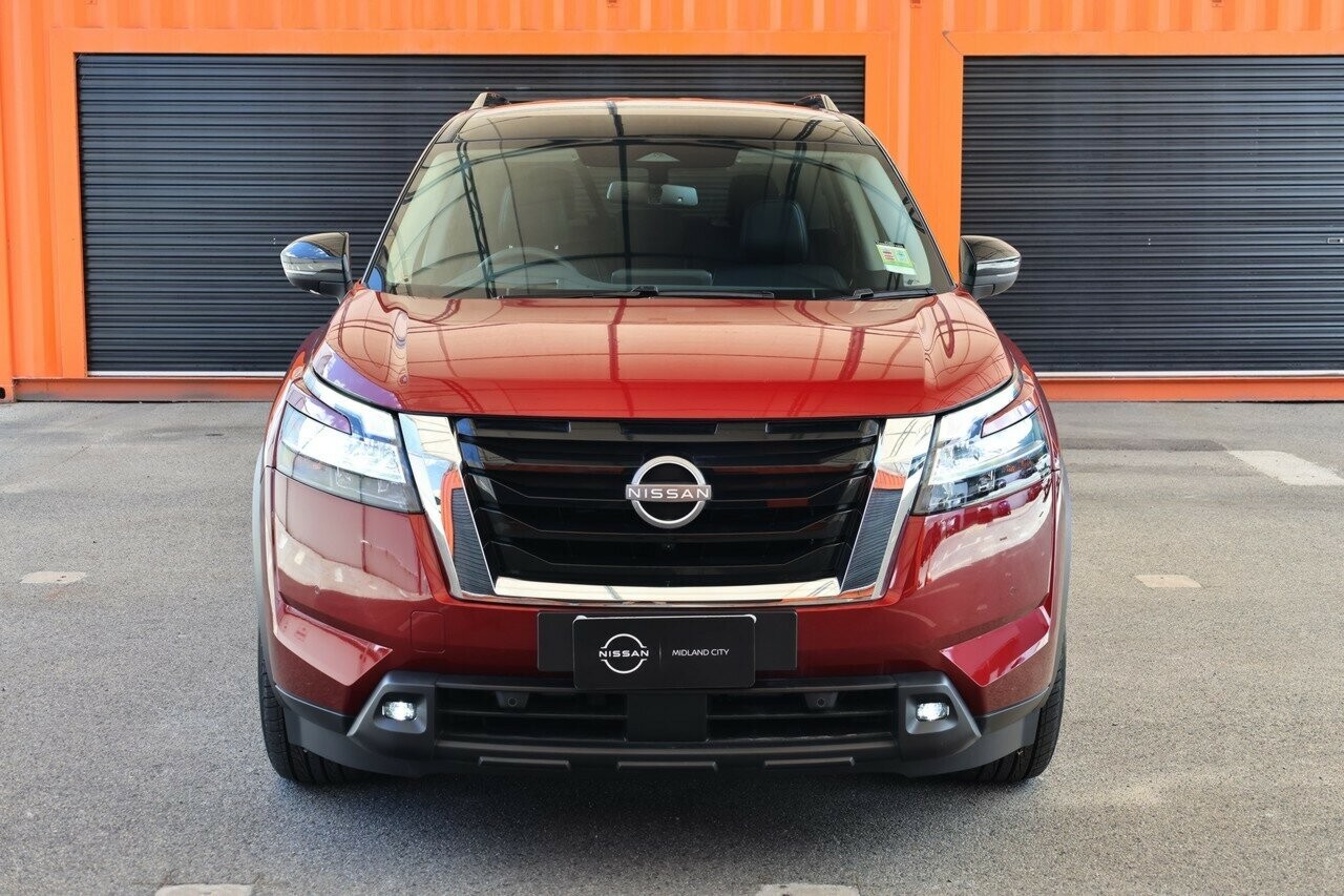Nissan Pathfinder image 4