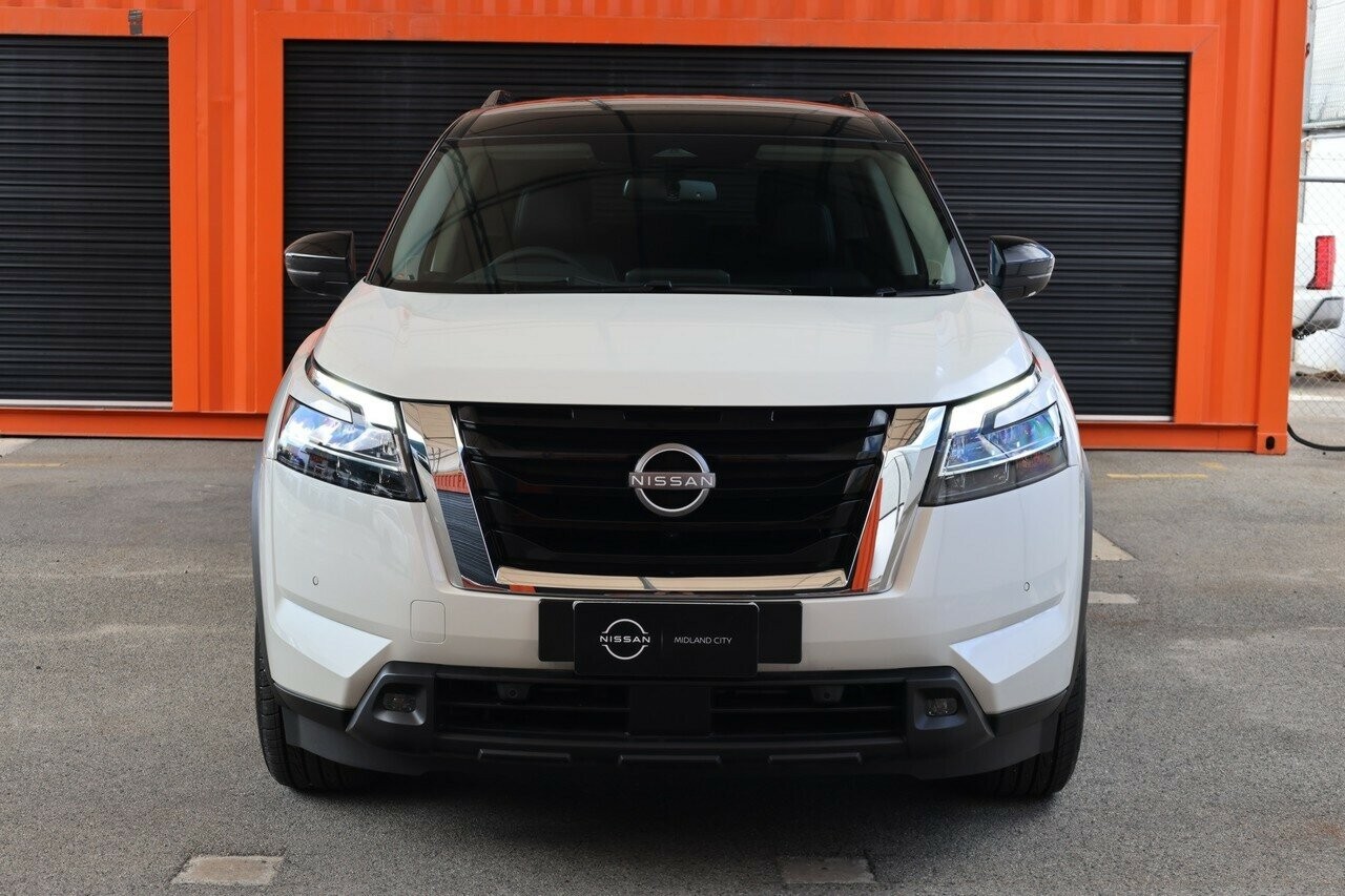 Nissan Pathfinder image 3