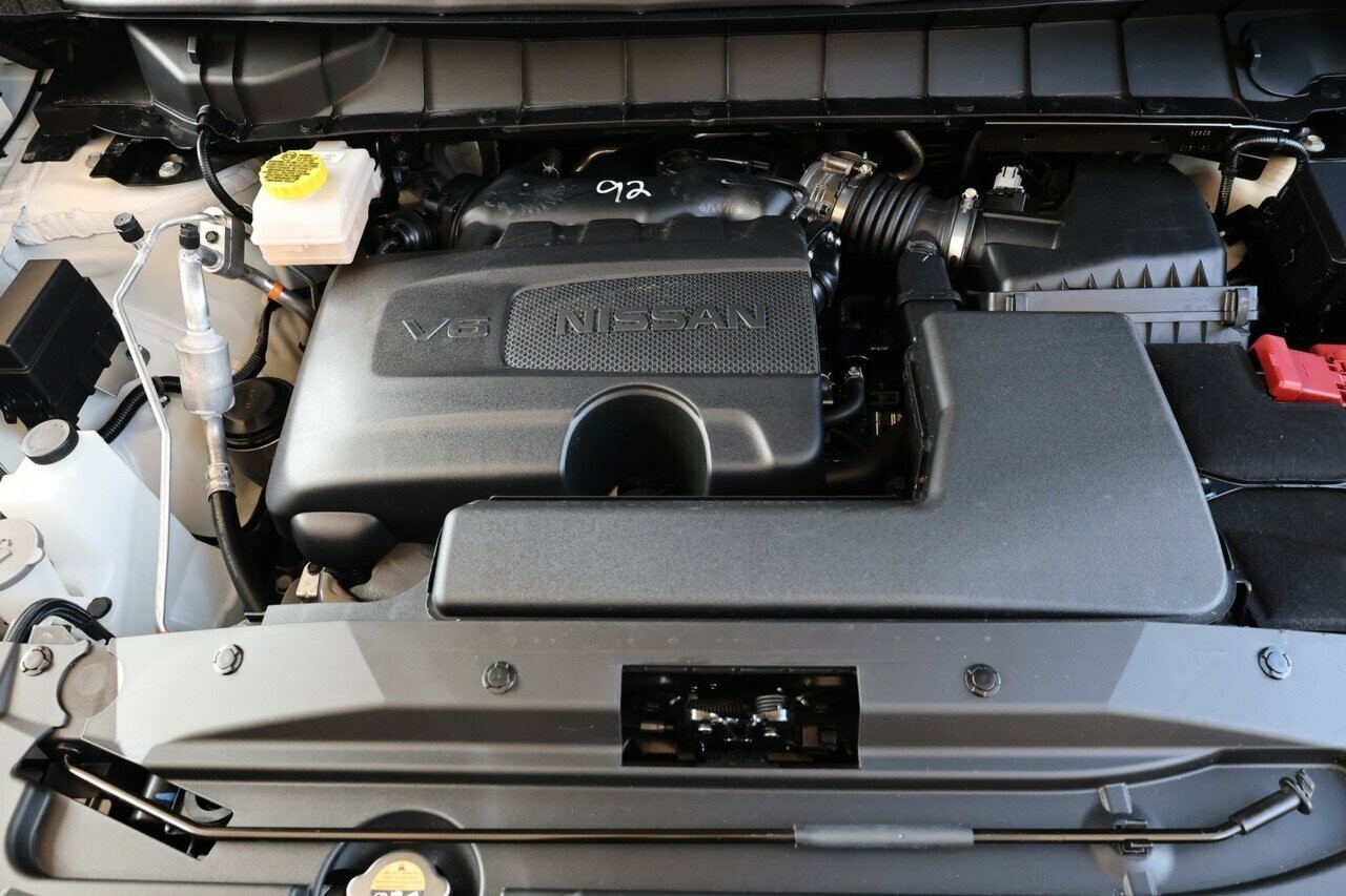 Nissan Pathfinder image 4