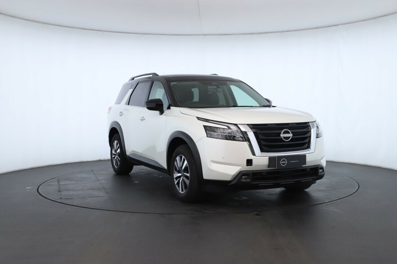 Nissan Pathfinder image 4