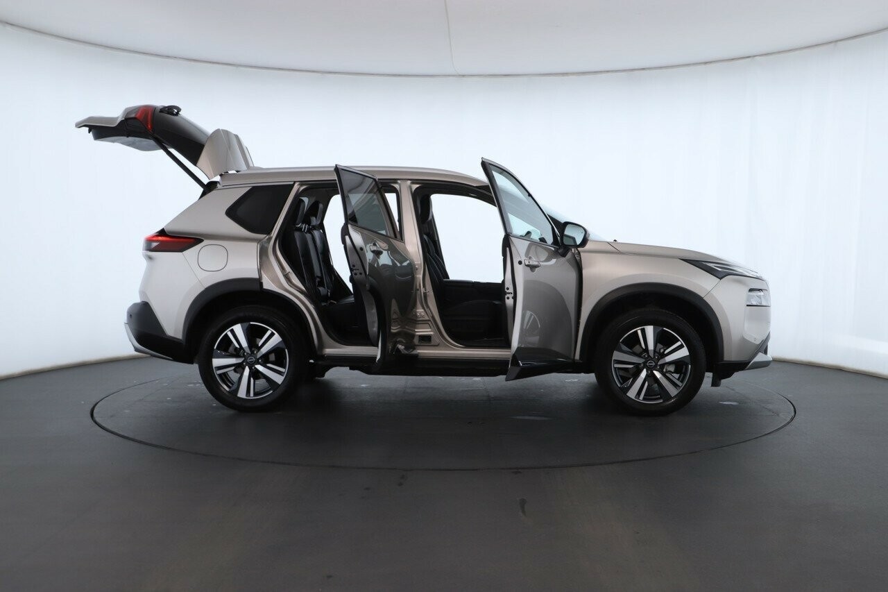 Nissan X-trail image 2