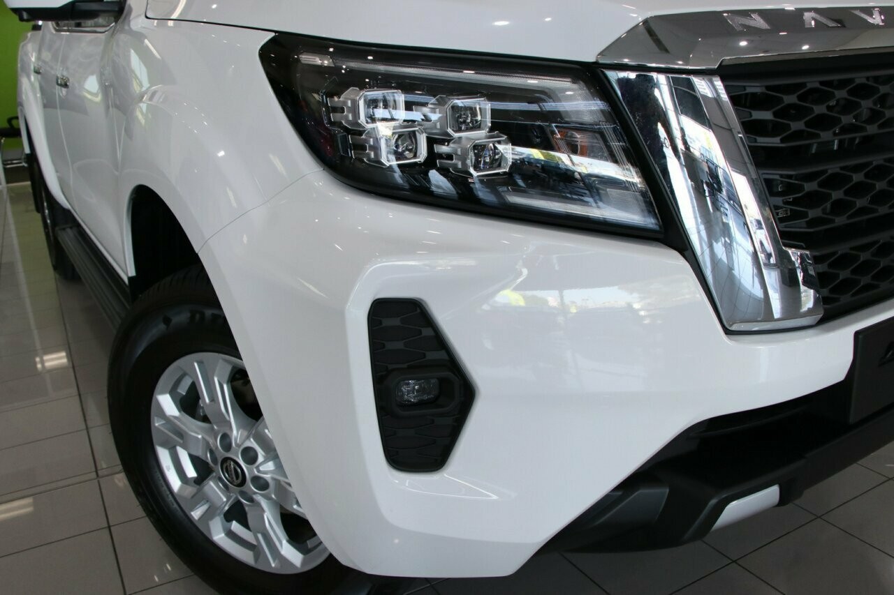 Nissan Navara image 2
