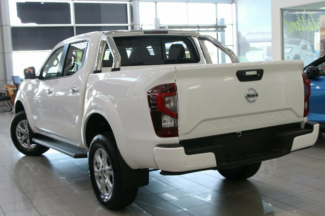 Nissan Navara image 3
