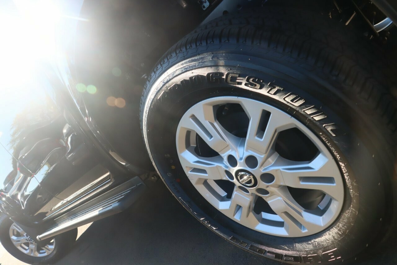 Nissan Navara image 4