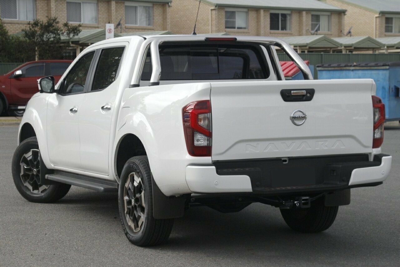 Nissan Navara image 3