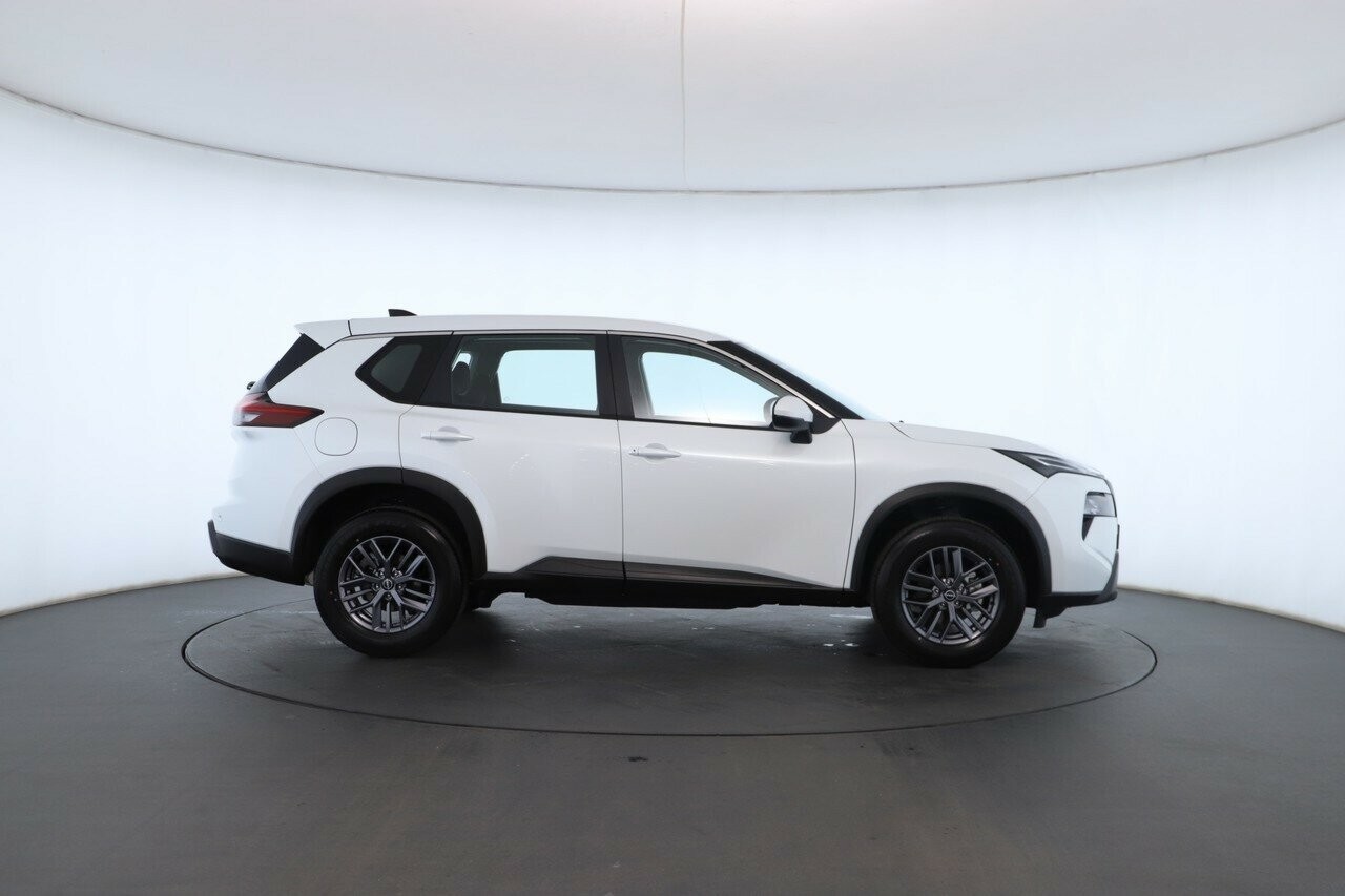 Nissan X-trail image 2