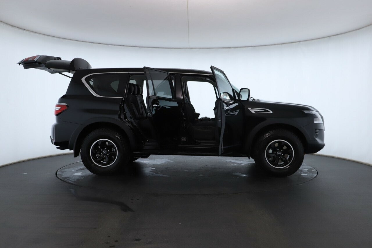 Nissan Patrol image 2
