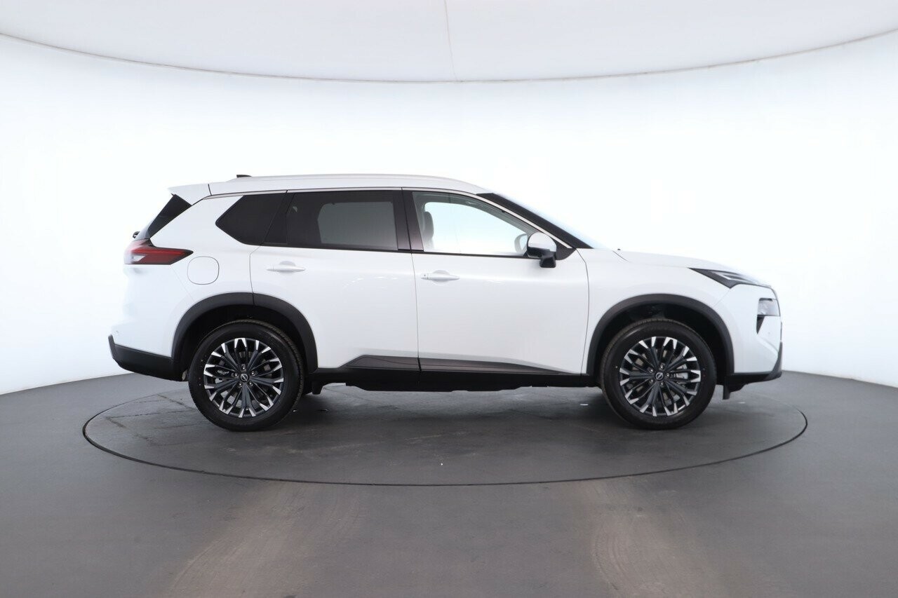 Nissan X-trail image 2