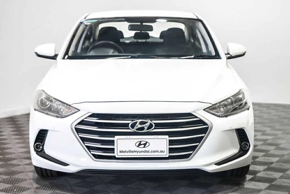 Hyundai Elantra image 2